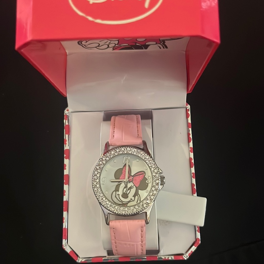 Vintage Disney Elegant Minnie Mouse Watch with Gemstones